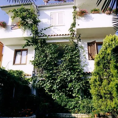 9702a Apartment *